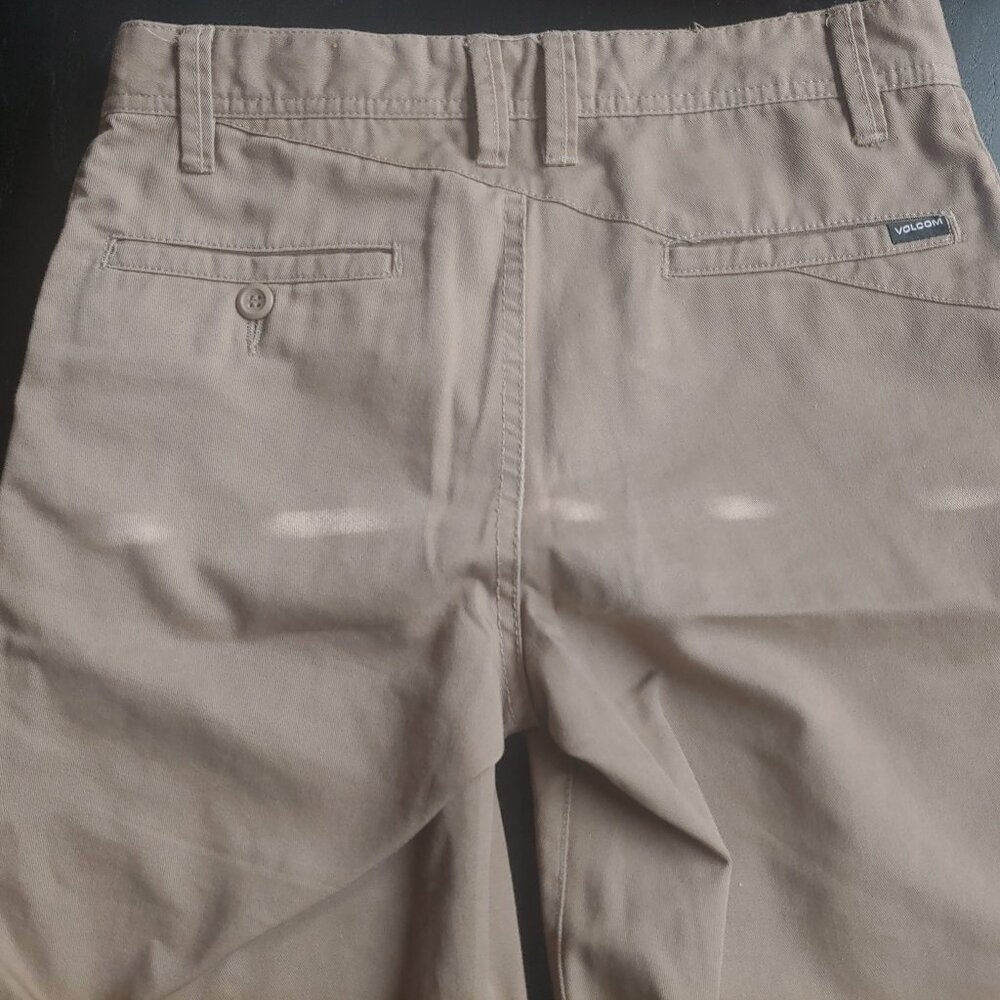 Volcom khaki shorts size 26